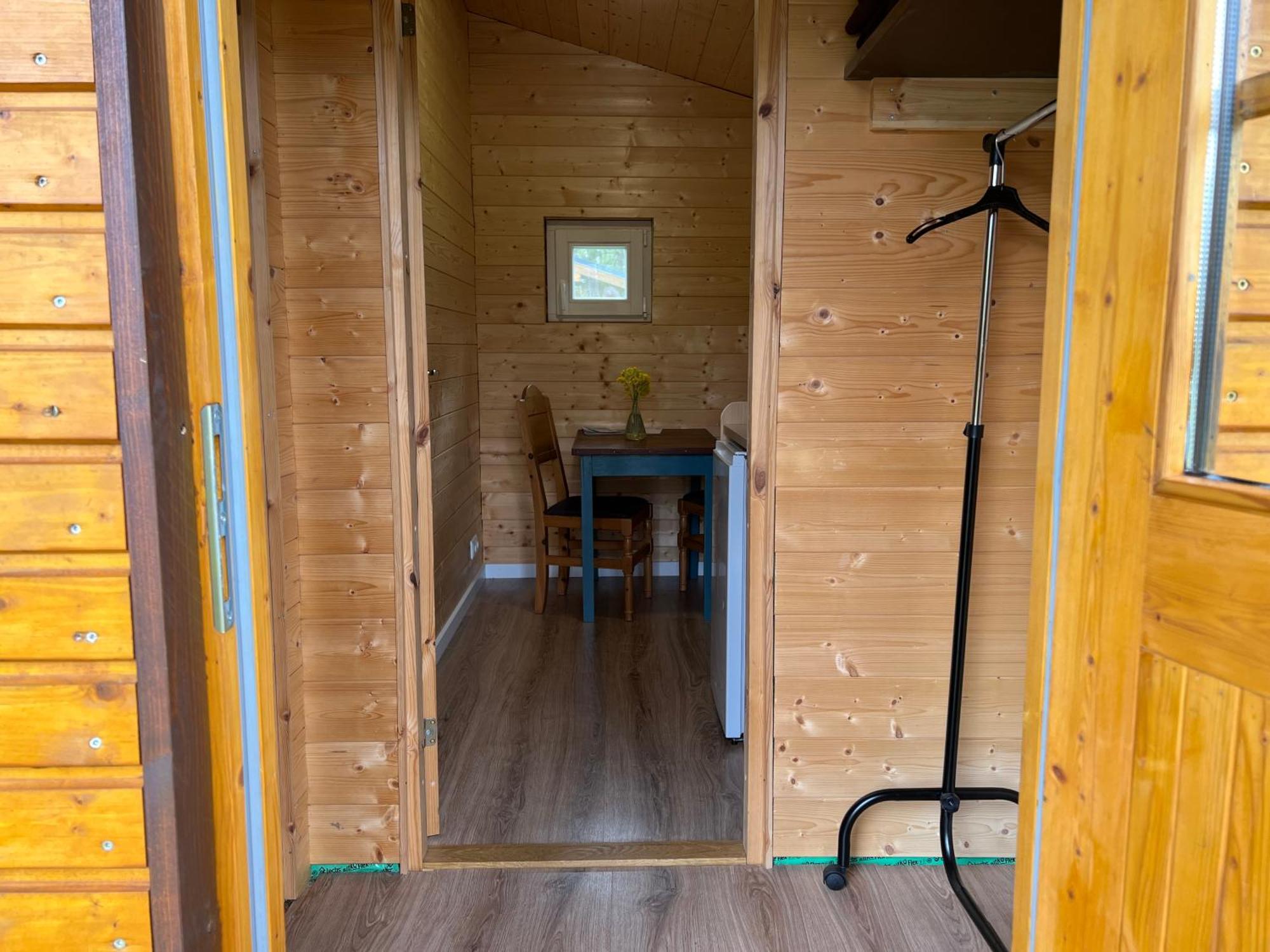 Marika Puhkekuela - Metsanurga Oeoemaja "Shared Bathroom" Nova Exterior photo